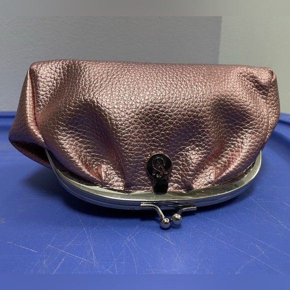 VS VICTORIA'S SECRET ROSE GOLD POUCH W/ KISS LOCK CLOSURE 6 IN X 4 IN X 2.5 - Picture 5 of 7